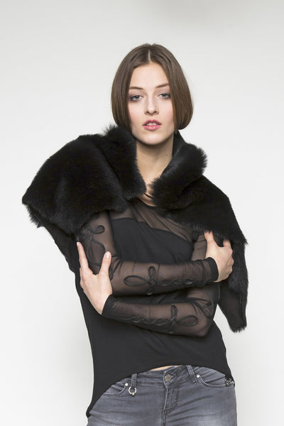 NORDENFELDT Furry shoulder cape, lamb fur, black