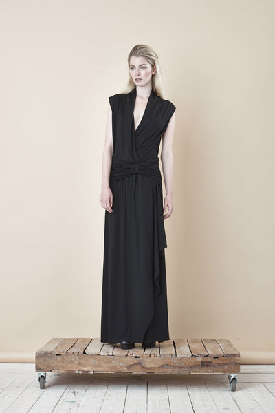 NORDENFELDT Ellen, long maxi dress with adjustable belt and crossed V-neck in black