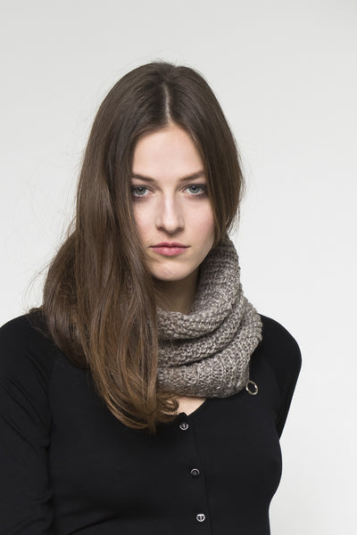 NORDENFELDT Cushy, knitted loop scarf in taupe, 100% Wool
