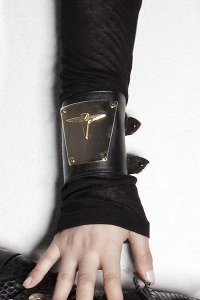 NORDENFELDT Wristlet Auro, leather wristlet in black with Logo metal-plate and buckles, worn by Tarja Turunen
